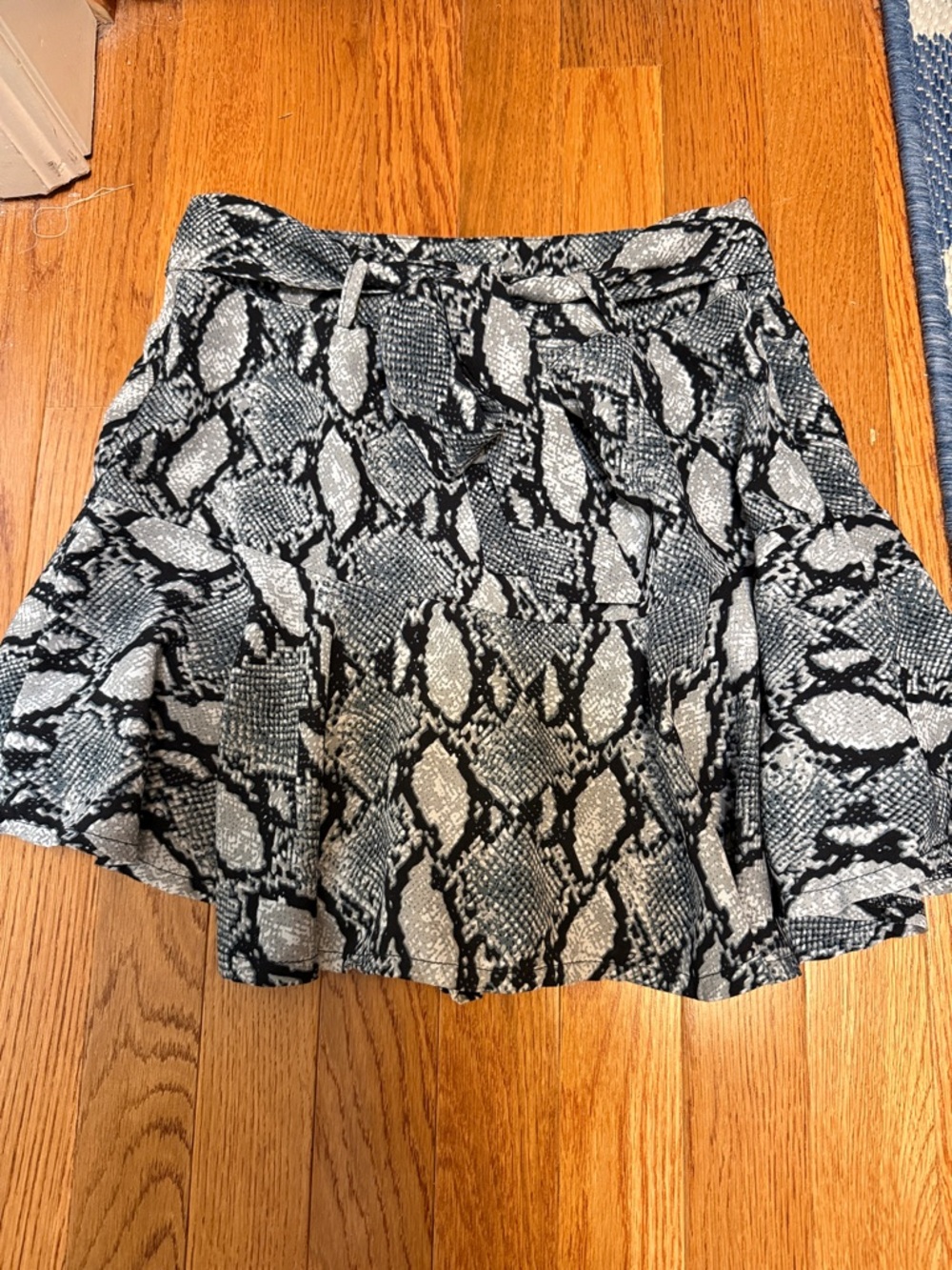 She + Sky Black & White Snake Print Skater Skirt worn once